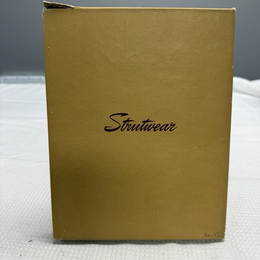 3 Pairs Vtg 50s Strutwear 202 Med Dove Gray‎ 8.5 Nylon Stockings Seams New 1 Box